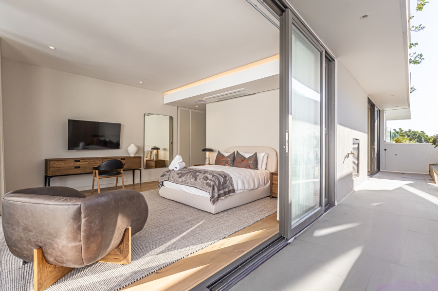 To Let 4 Bedroom Property for Rent in Fresnaye Western Cape